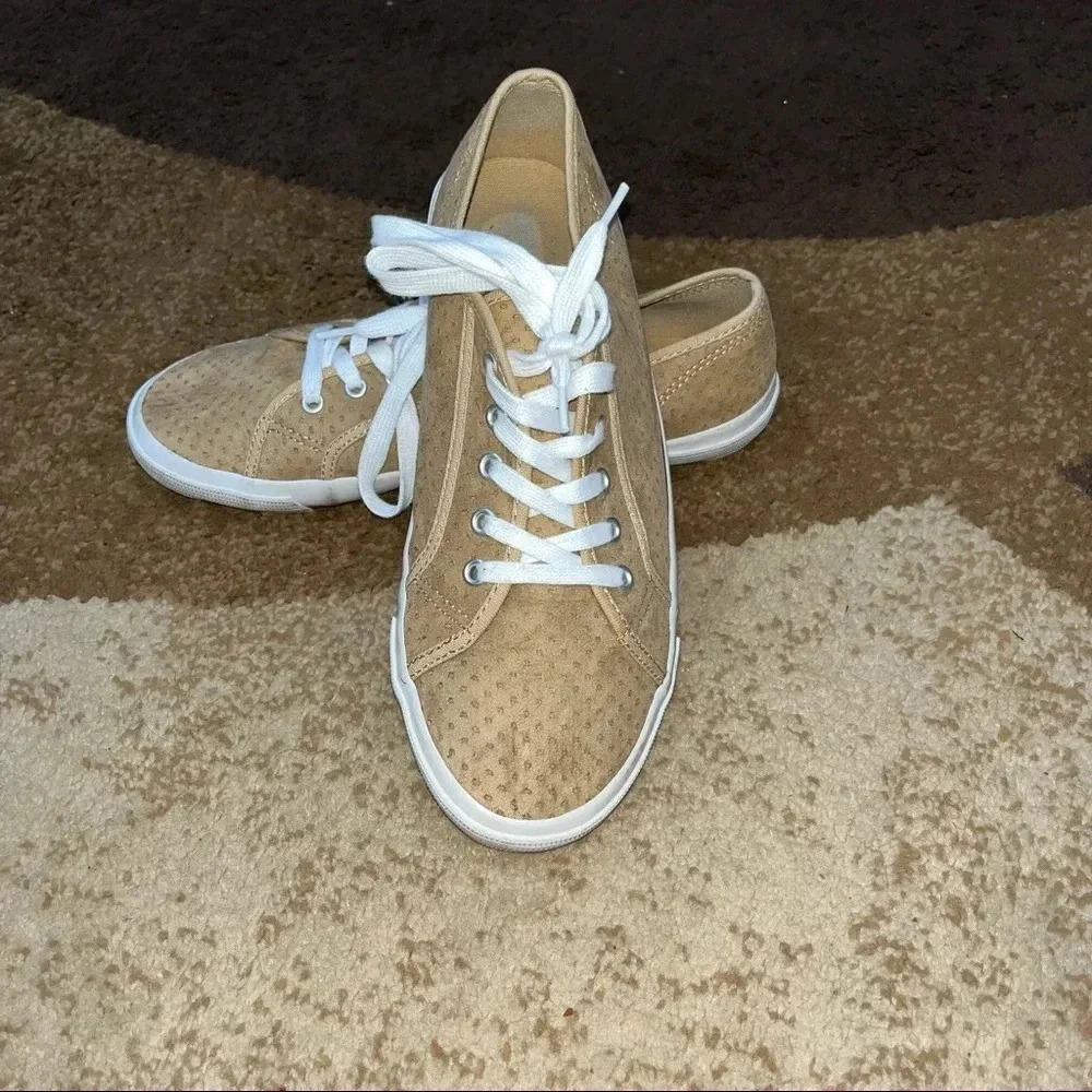 Old navy womens suede sneaker’s tan